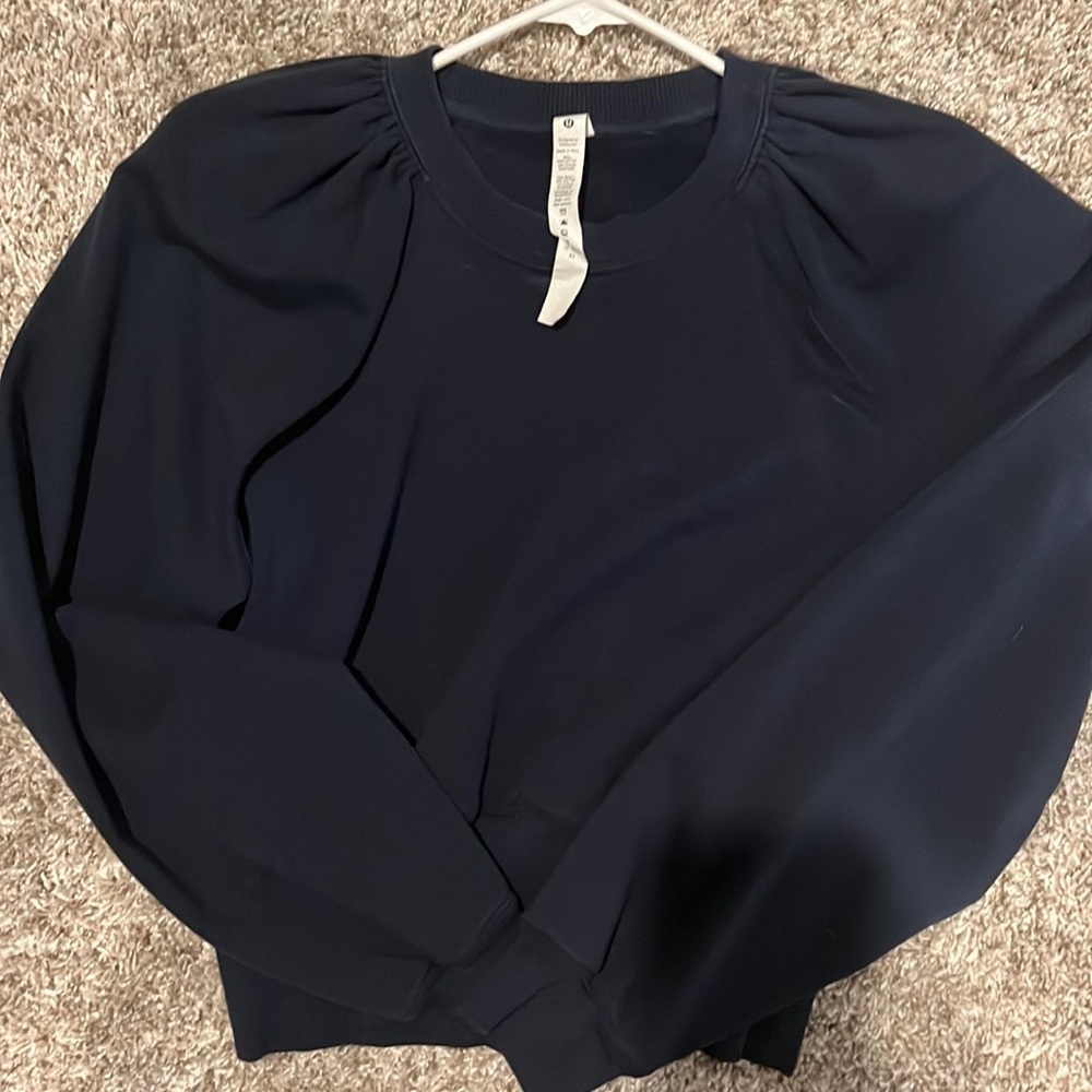 Puffed sleeve top